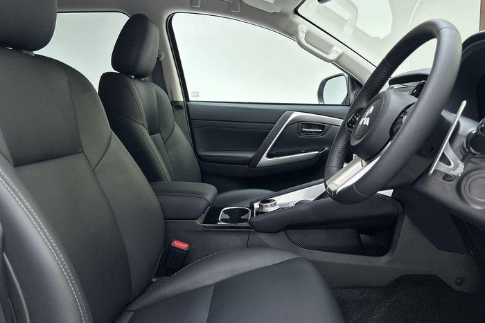 2024 Mitsubishi Pajero Sport GLS