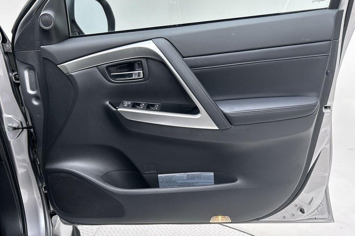 2024 Mitsubishi Pajero Sport GLS