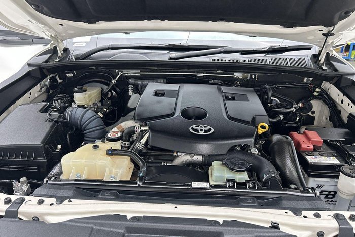 2023 Toyota Hilux SR