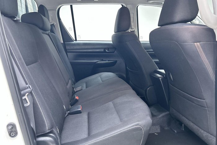 2023 Toyota Hilux SR