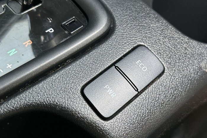 2023 Toyota Hilux SR