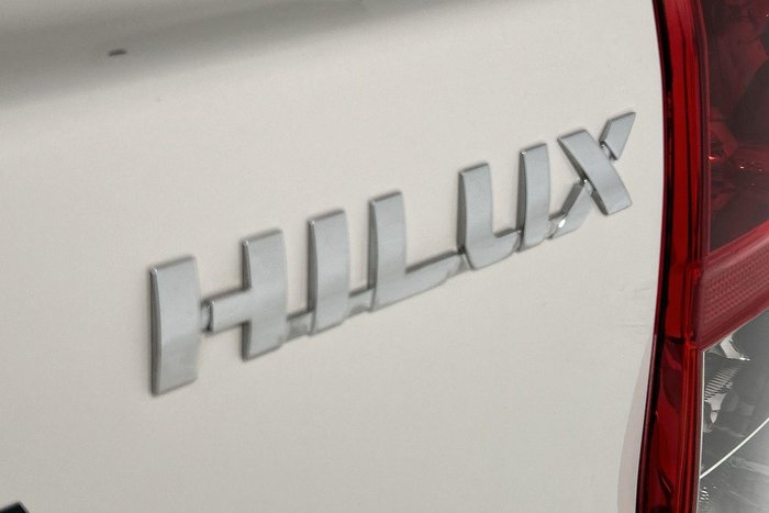 2023 Toyota Hilux SR