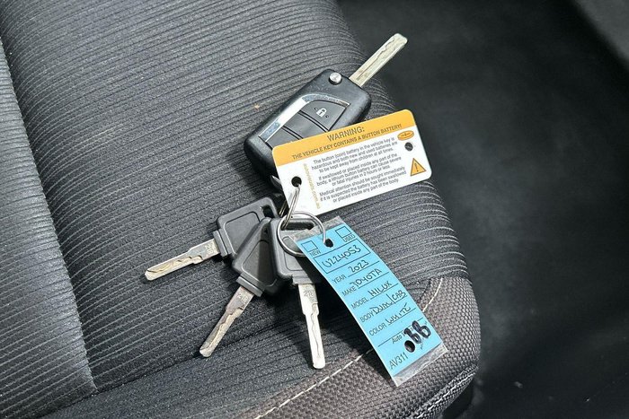 2023 Toyota Hilux SR