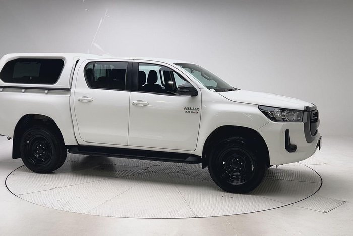 2023 Toyota Hilux SR