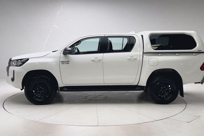 2023 Toyota Hilux SR