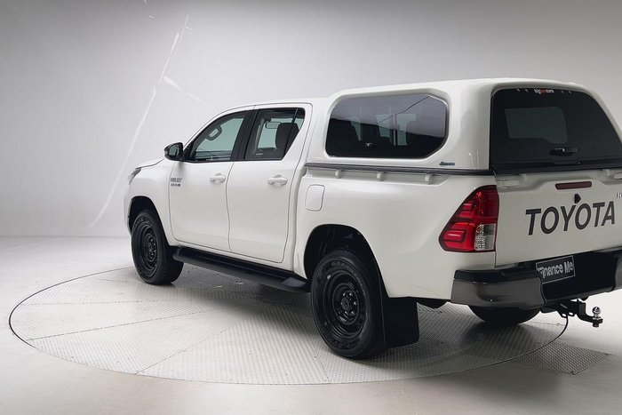 2023 Toyota Hilux SR