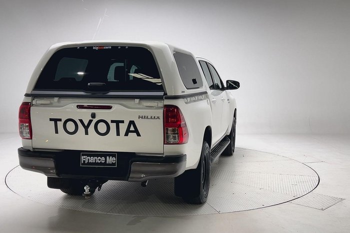 2023 Toyota Hilux SR