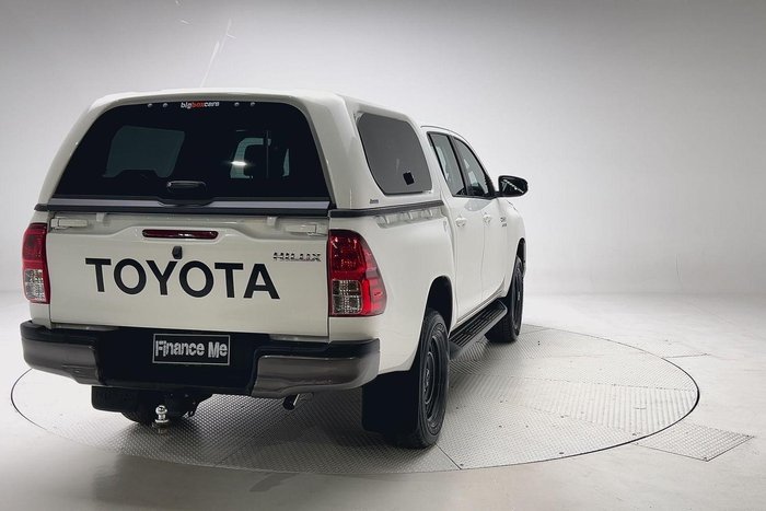 2023 Toyota Hilux SR