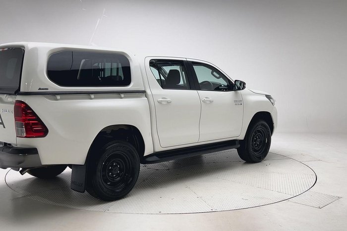 2023 Toyota Hilux SR