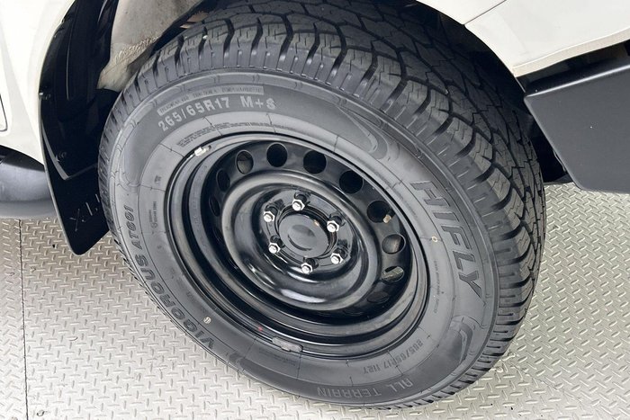 2022 Toyota Hilux SR