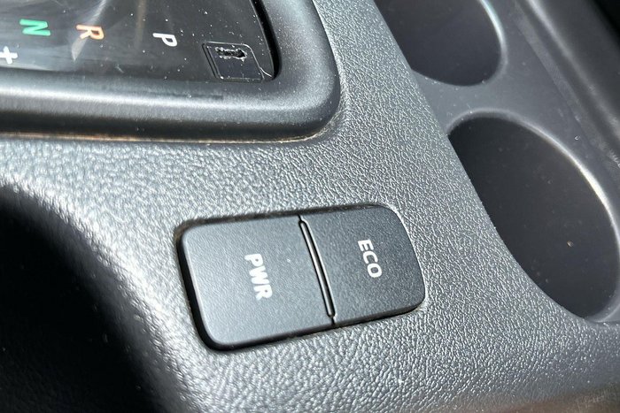 2022 Toyota Hilux SR