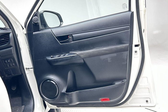 2022 Toyota Hilux SR