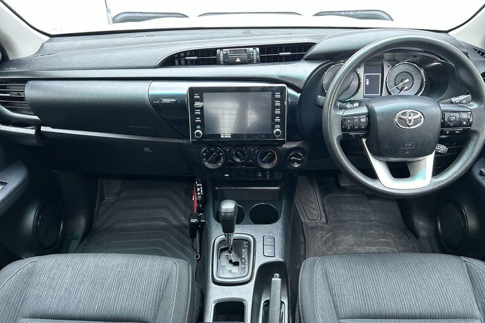 2022 Toyota Hilux SR