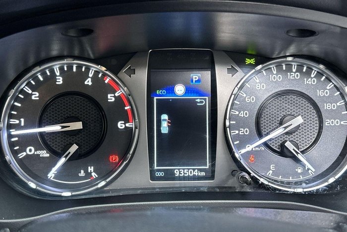 2022 Toyota Hilux SR