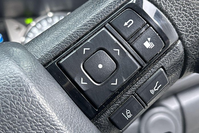 2022 Toyota Hilux SR