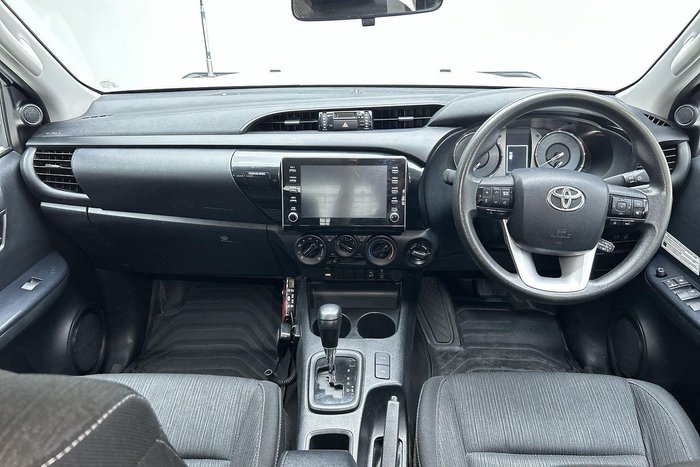 2022 Toyota Hilux SR