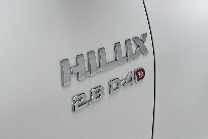 2022 Toyota Hilux SR