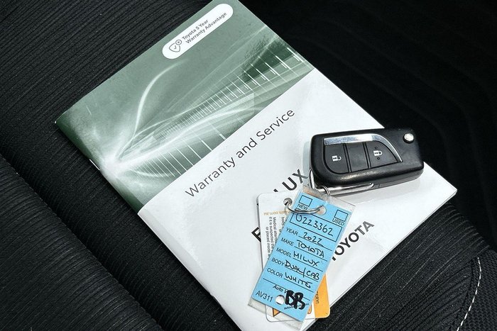 2022 Toyota Hilux SR