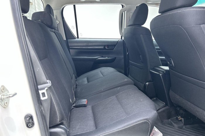 2022 Toyota Hilux SR