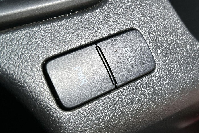 2022 Toyota Hilux SR