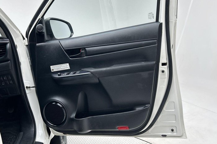 2022 Toyota Hilux SR