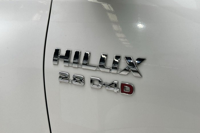 2022 Toyota Hilux SR