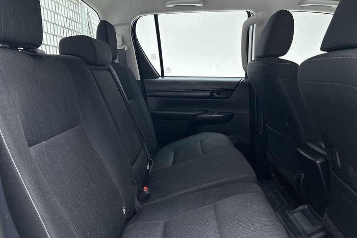 2022 Toyota Hilux SR