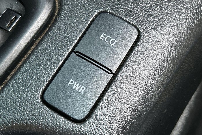 2022 Toyota Hilux SR