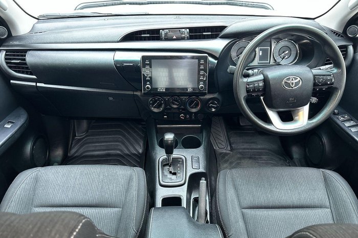 2022 Toyota Hilux SR
