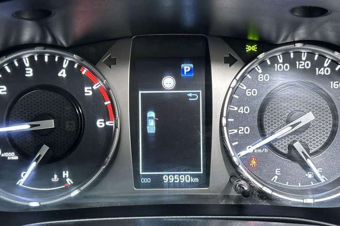 2022 Toyota Hilux SR