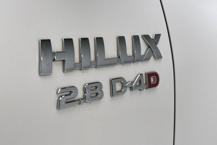 2022 Toyota Hilux SR