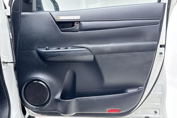 2022 Toyota Hilux SR