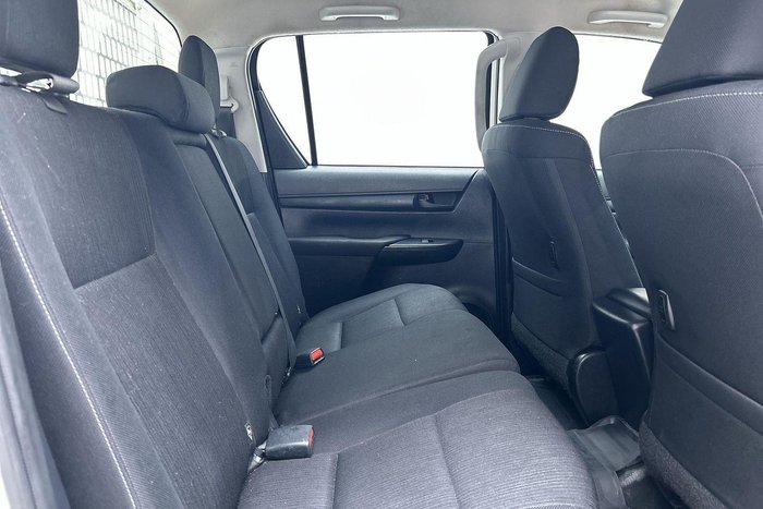 2022 Toyota Hilux SR