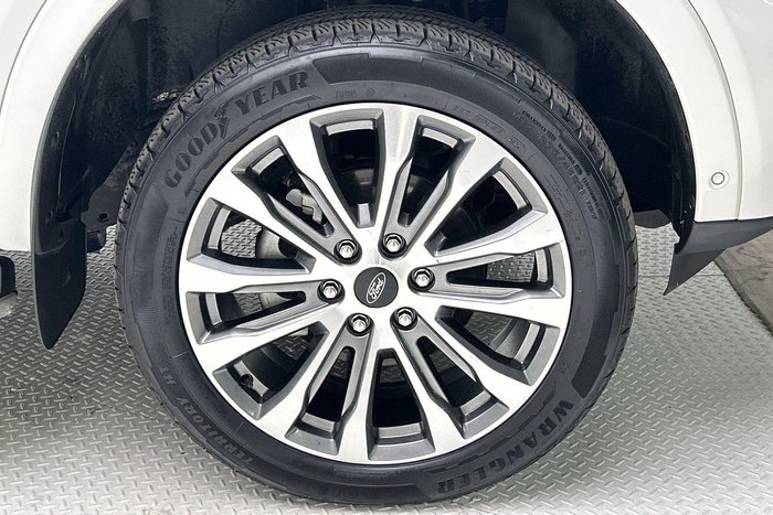 2024 Ford Everest Platinum