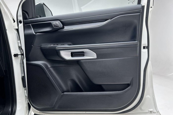 2024 Ford Everest Platinum