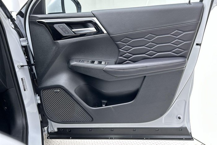 2025 Mitsubishi Outlander Exceed