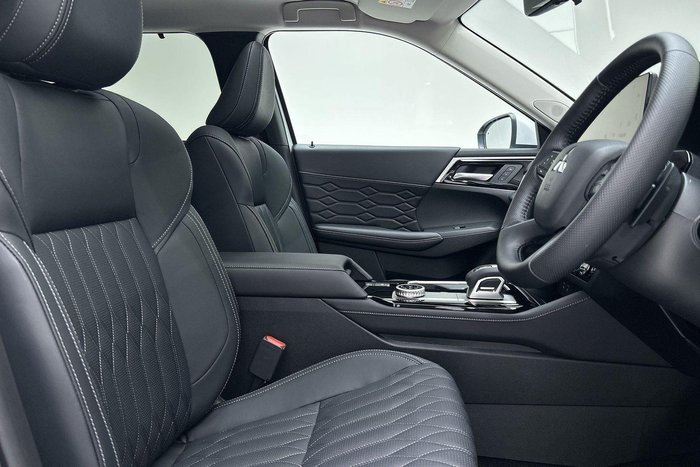 2025 Mitsubishi Outlander Exceed