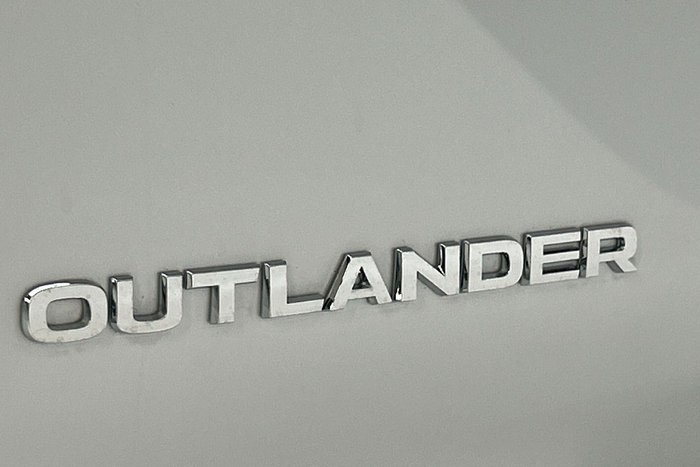 2025 Mitsubishi Outlander Exceed