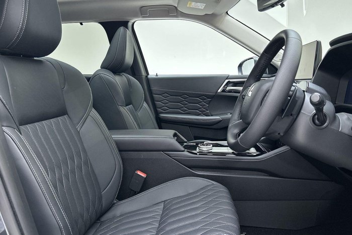 2025 Mitsubishi Outlander Exceed