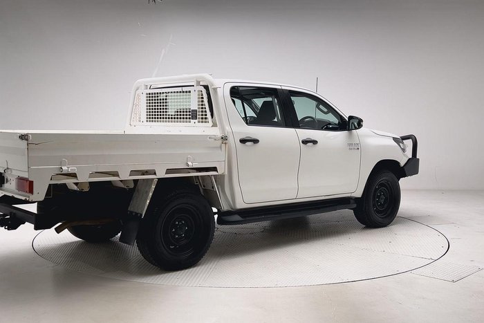 2022 Toyota Hilux SR