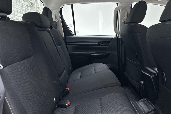 2022 Toyota Hilux SR