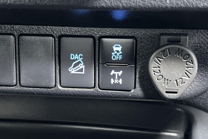 2022 Toyota Hilux SR