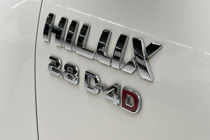 2022 Toyota Hilux SR