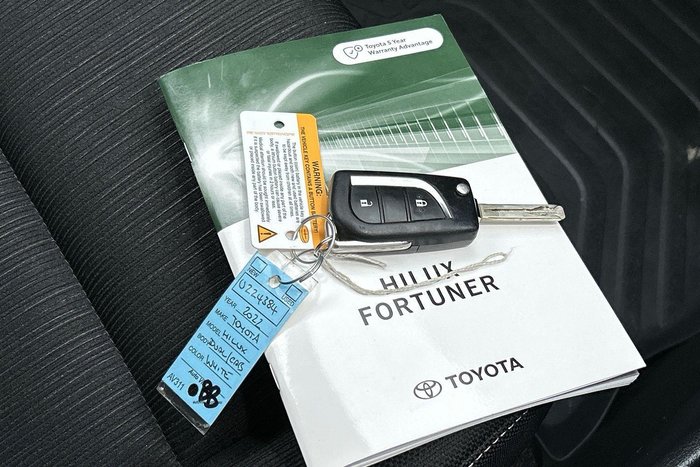 2022 Toyota Hilux SR