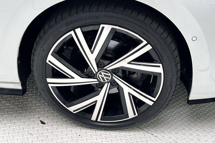 2023 Volkswagen Golf 110TSI R-Line