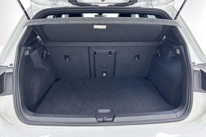 2023 Volkswagen Golf 110TSI R-Line