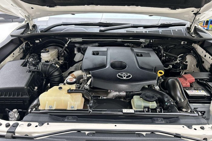 2022 Toyota Hilux SR