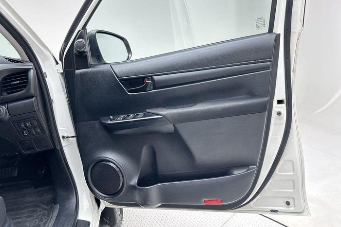 2022 Toyota Hilux SR