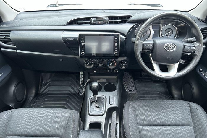 2022 Toyota Hilux SR