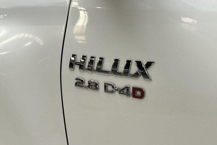 2022 Toyota Hilux SR